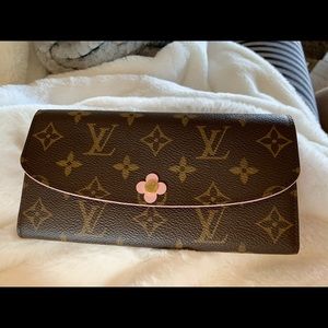 Louis Vuitton Authenticated Emilie Wallet.
